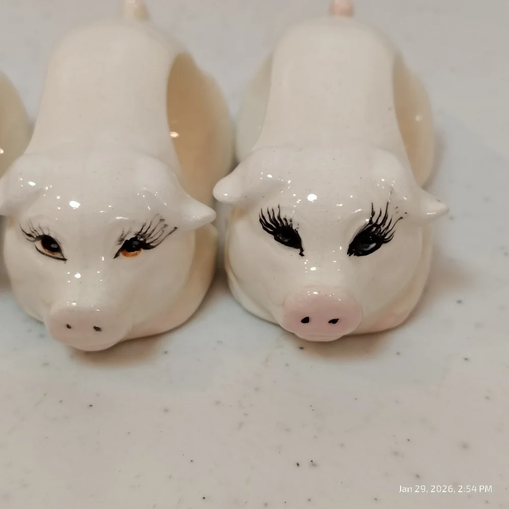 Ceramic Pig Napkin Ring Holders Set of 4 Country House Cottage Vintage WHITE
